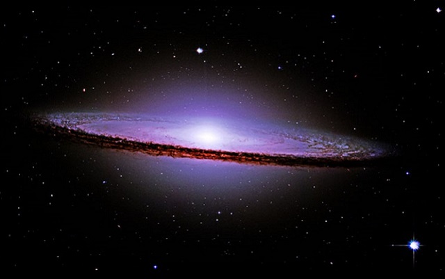 Galaxia do Sombrero M104