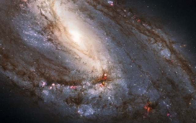 Galaxia M66. Constelacao de Leao